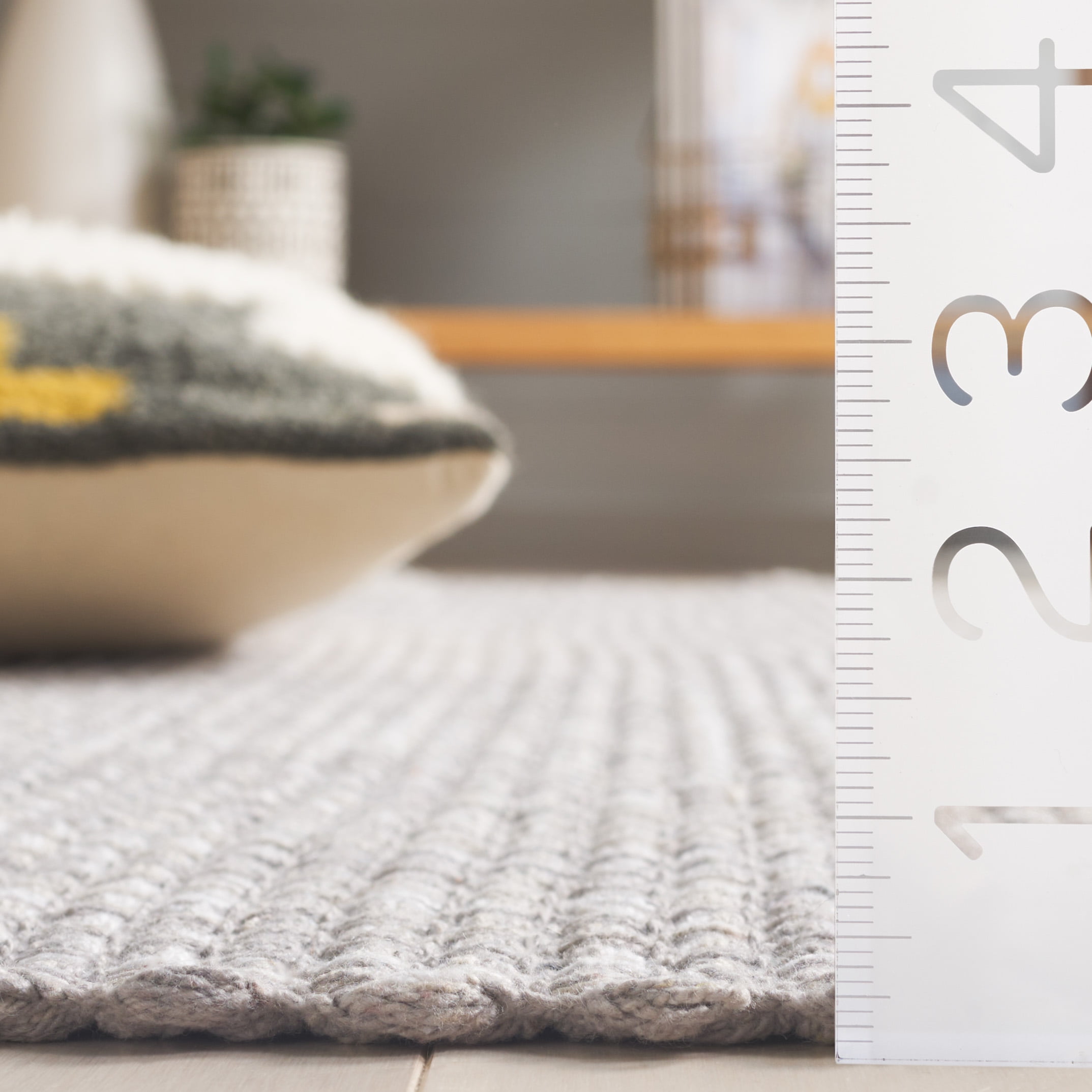 SAFAVIEH Montauk Ombre Solid Runner Rug, Light Grey, 2'3" x 9'