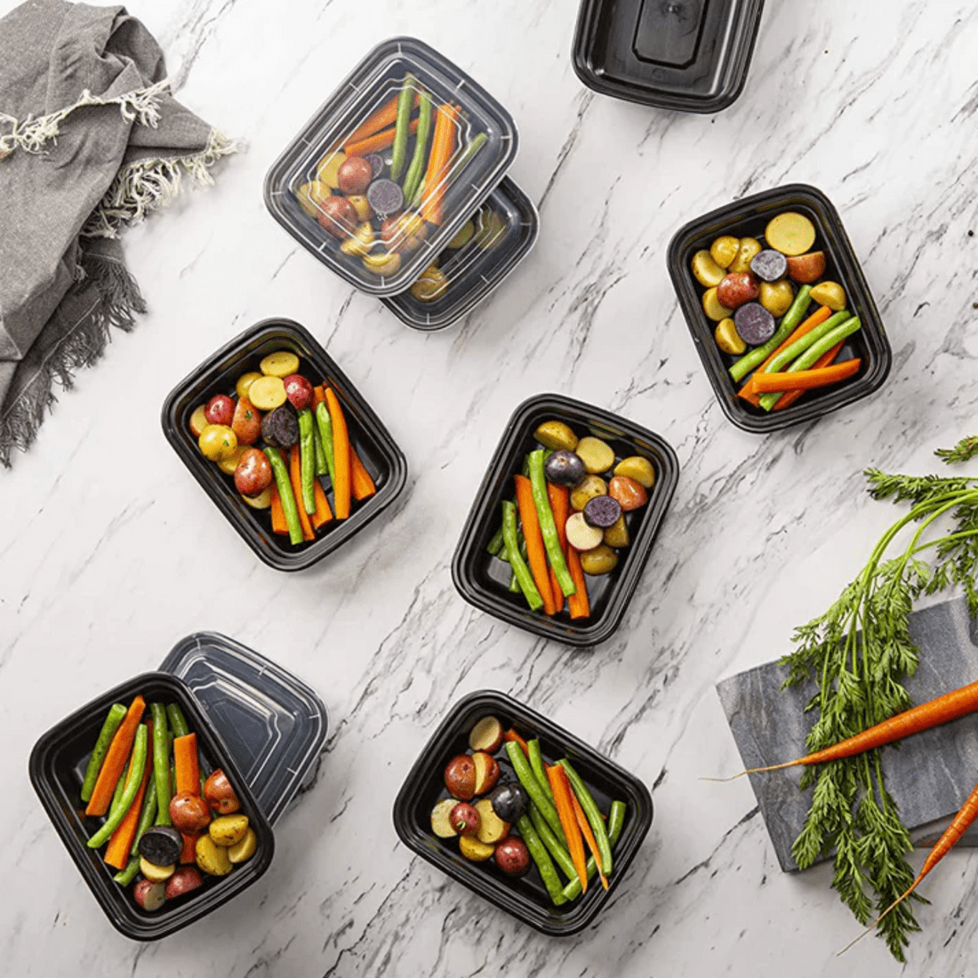 VeZee 16 oz. Black Rectangular Plastic Meal Prep Containers with Clear Dome Lids| Bento Box, BPA Free, Stackable, Microwave/Dishwasher/Freezer Safe|30CT