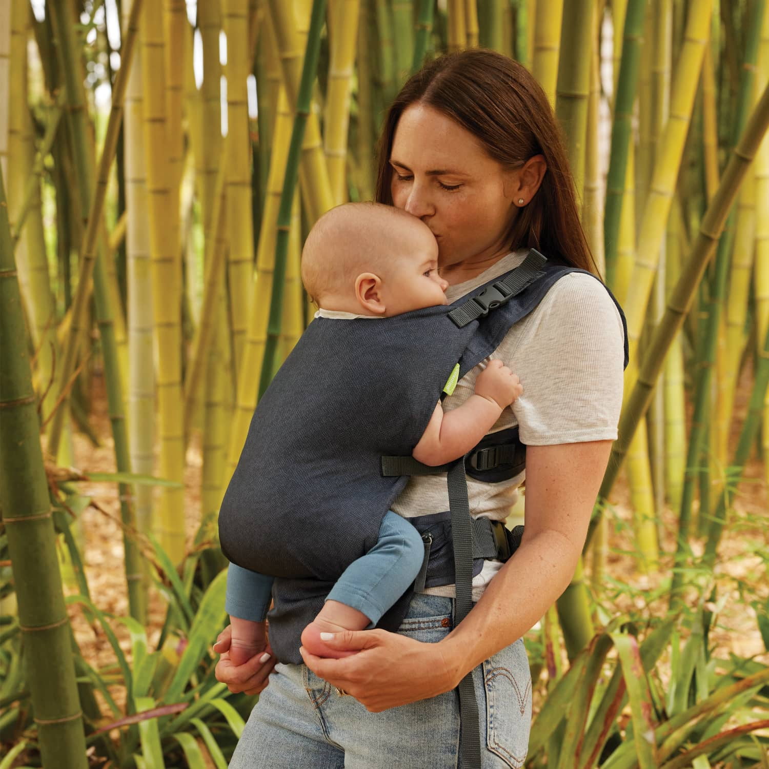 Infantino Fold & Go 2-in-1 Lightweight Carrier - Perfect for Quick Outings with Babies and Toddlers 12-40lbs, Gray