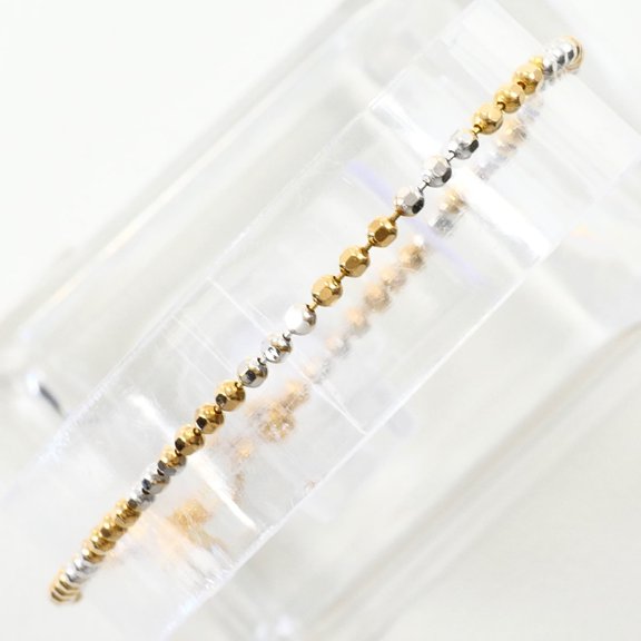 Pre-Owned 21K (21-karat) Yellow Gold Bracelet, Total Weight 3.8g, 17.5cm Condition.