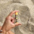 thumbnail image 4 of Bálsamo labial protector solar Sun Bum SPF 30 con sabor a mango vegano, 4 of 5