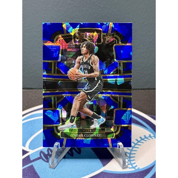 2023-24 Panini Select Noah Clowney #73 Blue Cracked Ice Prizms RC Basketball Card