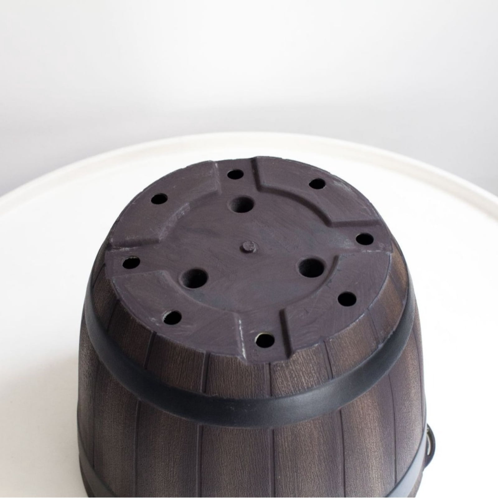 Large Plastic Planter Brown Whiskey Barrel Outdoor Flower Pots Outdoor Container Gardening Balcony Decor