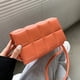 thumbnail image 4 of Bolso cuadrado pequeño de moda minimalista urbana, bolso bandolera de hombro naranja, 4 of 5