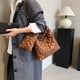 thumbnail image 3 of Bolso de mano acolchado con forma de corazón para mujer bolso de moda versátil de gran capacidad con monedero, 3 of 9
