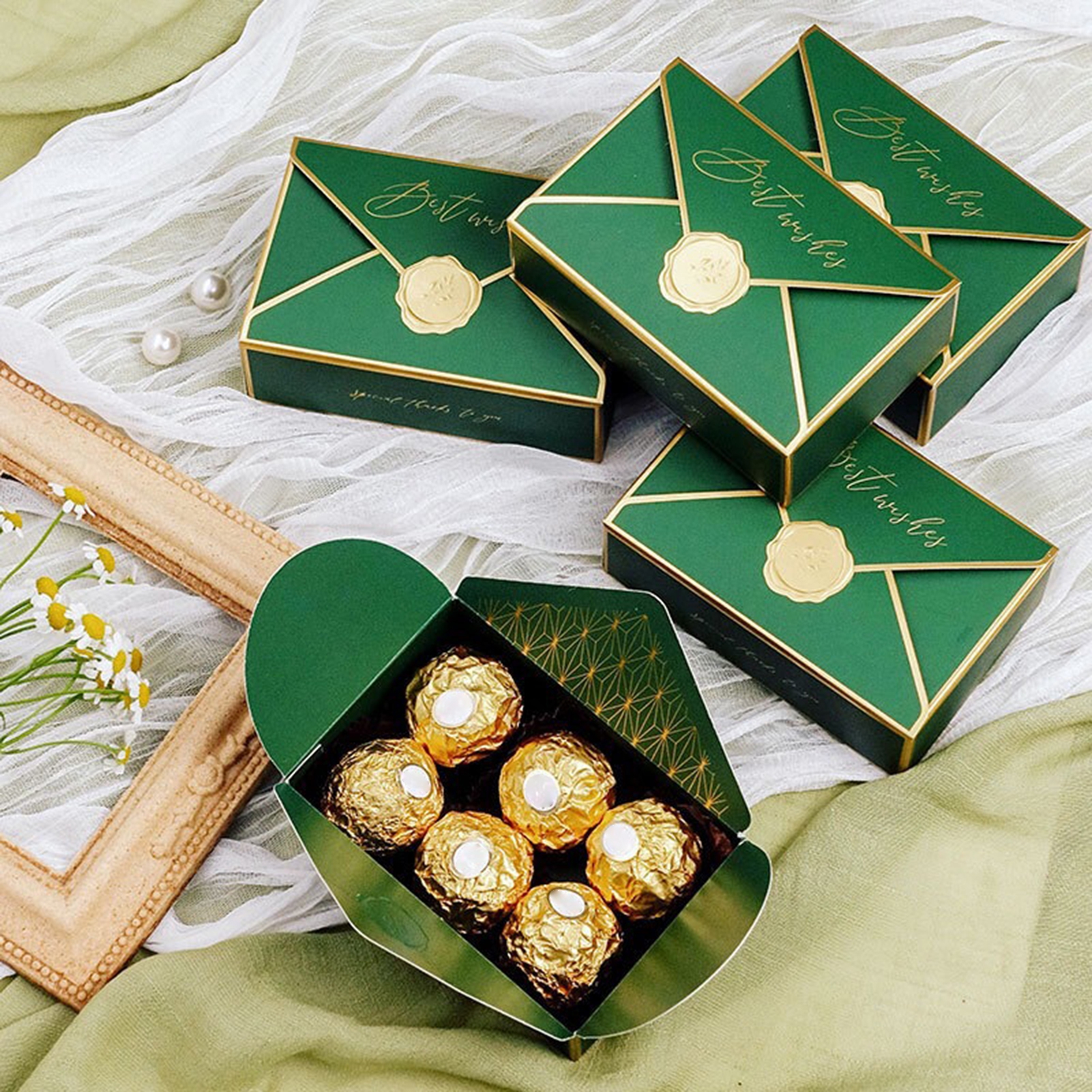 10Pcs Lightweight Candy Box Fine Workmanship Paper Decorative Portable