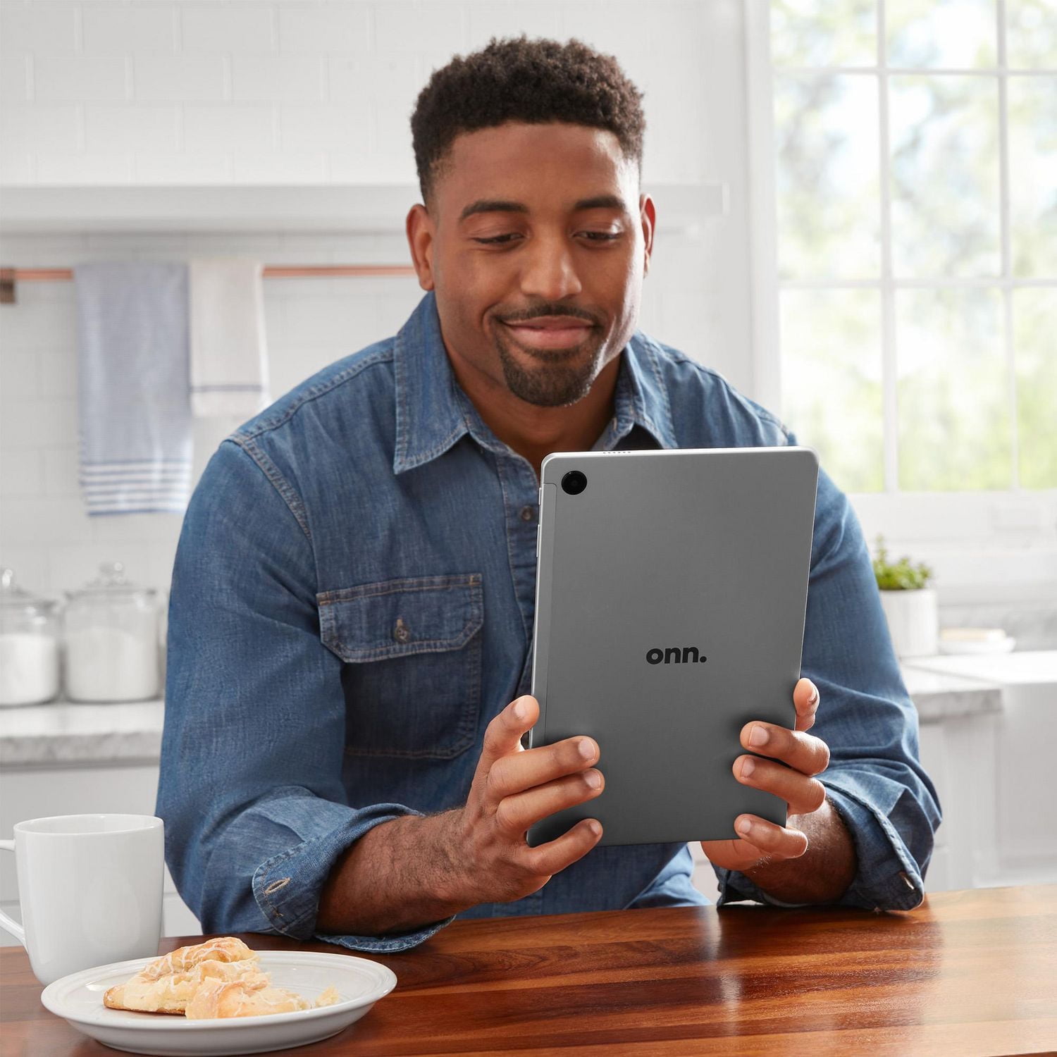 onn. 11 in. Tablet Pro 128 GB Powered by Android, 16 Hours Playtime