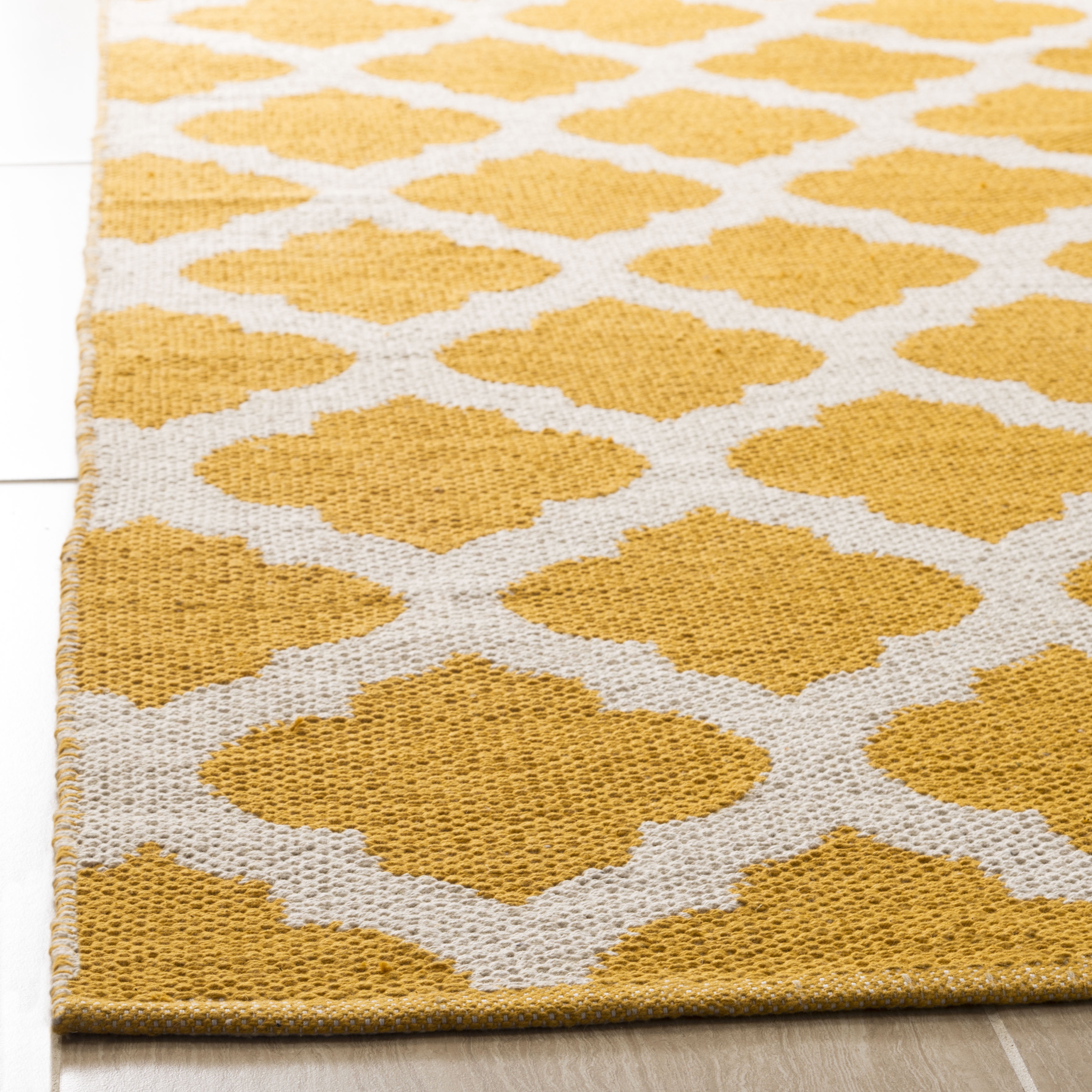SAFAVIEH Montauk Proinsias Geometric Cotton Area Rug, Yellow/Ivory, 8' x 10'