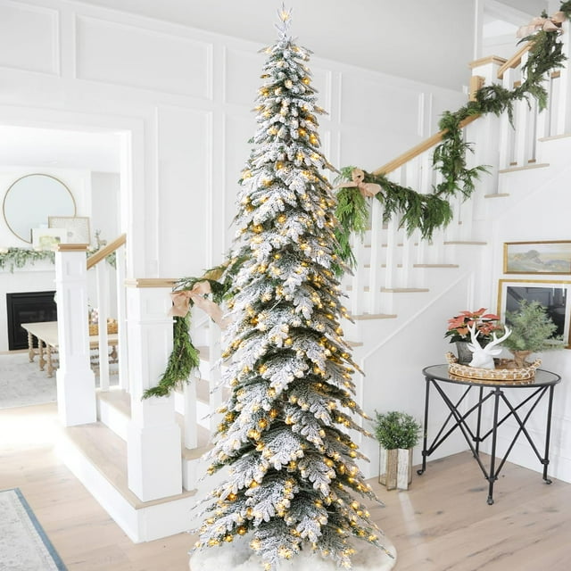 Lápiz flocado preiluminado Christmas Tree Glitzhome de 11 pies, abeto