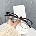 thumbnail image 1 of Tecnología de gafas para miopía con luz antiazul Montura de gafas de media montura atractiva para hombre y mujer, 1 of 1