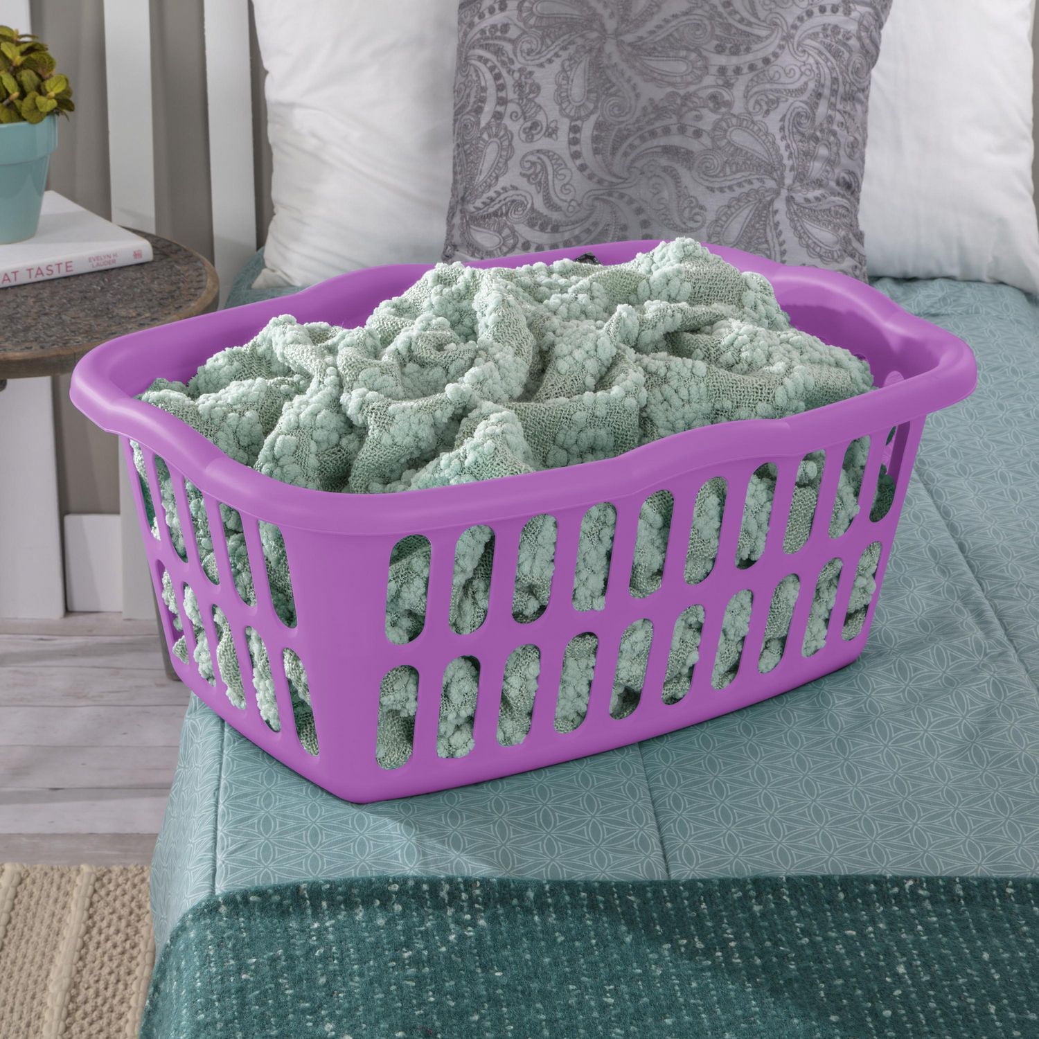 Sterilite 53L Laundry Basket - Purple