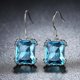 thumbnail image 3 of Pendientes de tuerca con piedra natal de corte princesa para orejas sensibles, joyería sencilla con gemas para mujer Rojo Verde, 3 of 4