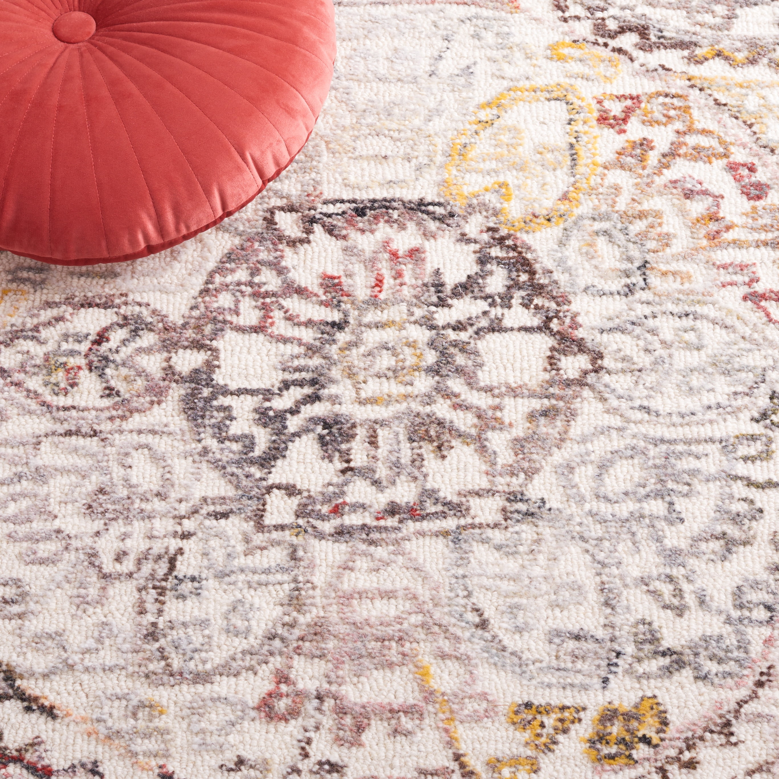SAFAVIEH Metro Luvina Medallion Area Rug, Ivory/Red, 6' x 6' Round