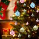 thumbnail image 4 of Juego de 44 bolas decorativas navideñas para colgar en el árbol de Navidad, bolas pintadas de color macarrón, ligeras y de forma especial, adecuadas para colgar en el árbol de Navidad Akmoler, 4 of 6