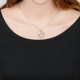 thumbnail image 1 of Pendentif Médaillon Cœur Gravé Élégant pour Femmes, 1 of 2