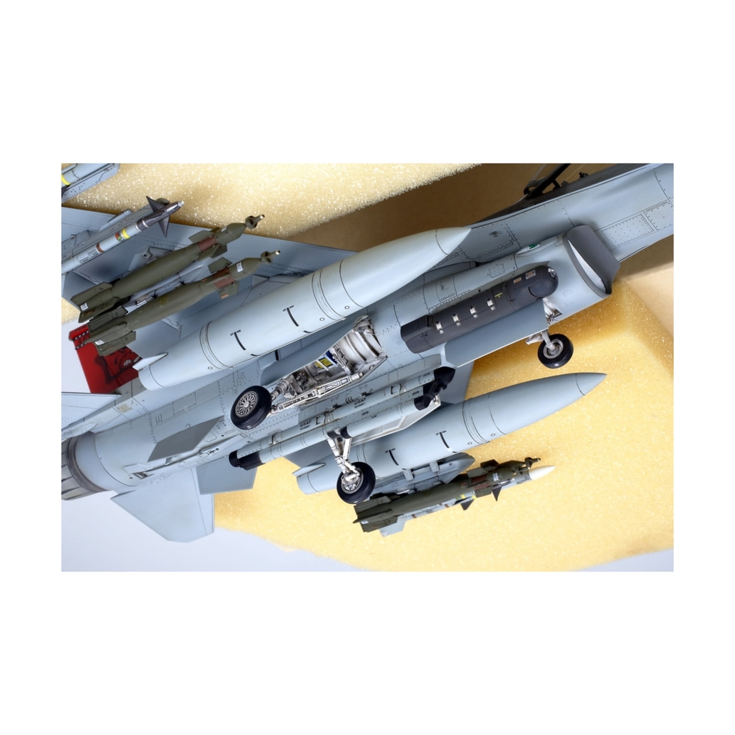 Tamiya 1/48 Lockheed F-16C Falcon ANG TAM61101 Plastic Models Airplane 1/48