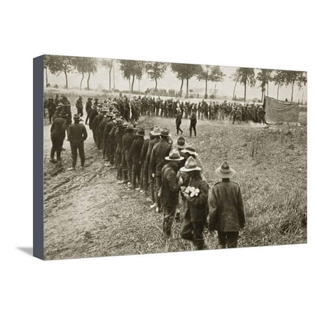 French Style Outdoor Furniture New Zealand New Zealand troops queuing for a field canteen, Somme campaign, France, World War I, 1916 Stretched Canvas Print Wall Art ()