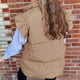 thumbnail image 4 of Chaqueta sin mangas de plumón de color liso para mujer con bolsillo Características del abrigo para mujer, 4 of 6