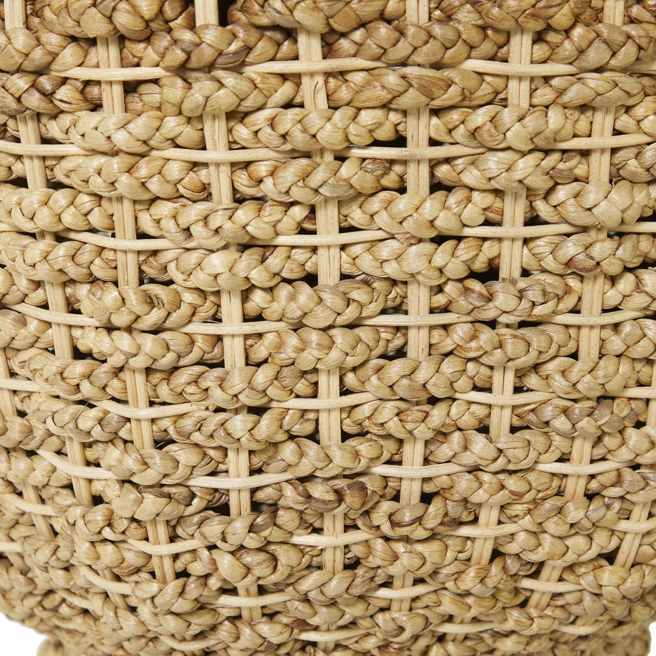 DecMode 20" x 24" Brown Seagrass Handmade Woven Accent Table with Glass Top, 1-Piece