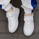 thumbnail image 3 of Zapatos blancos para niños Zapatos de tabla para niños Primavera y otoño Zapatos para niñas de tamaño mediano y grande para las cuatro estaciones Zapatos blancos de campus con suela blanda a prueba, 3 of 6