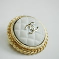 thumbnail image 4 of Pre-Owned Chanel CHANEL Chaina Matelasse Coco Brooch White x Gold Women's A19C (Good), 4 of 6