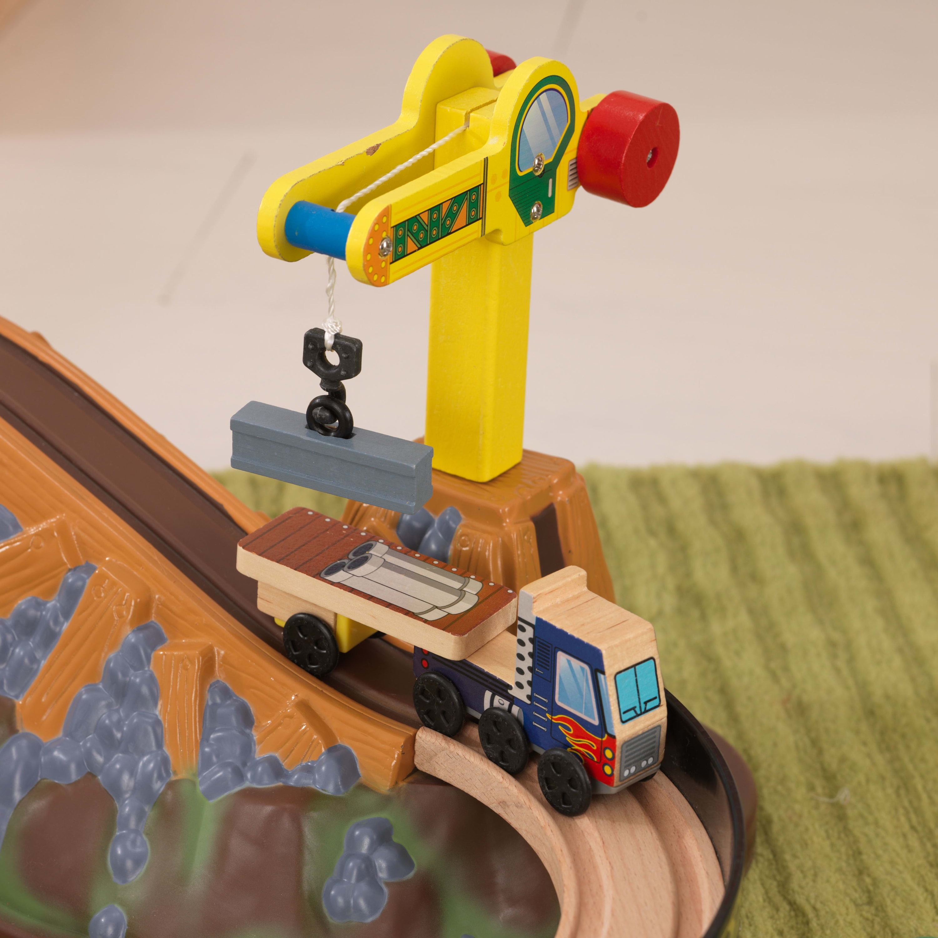 KidKraft - Bucket Top Mountain Ensemble Train en…