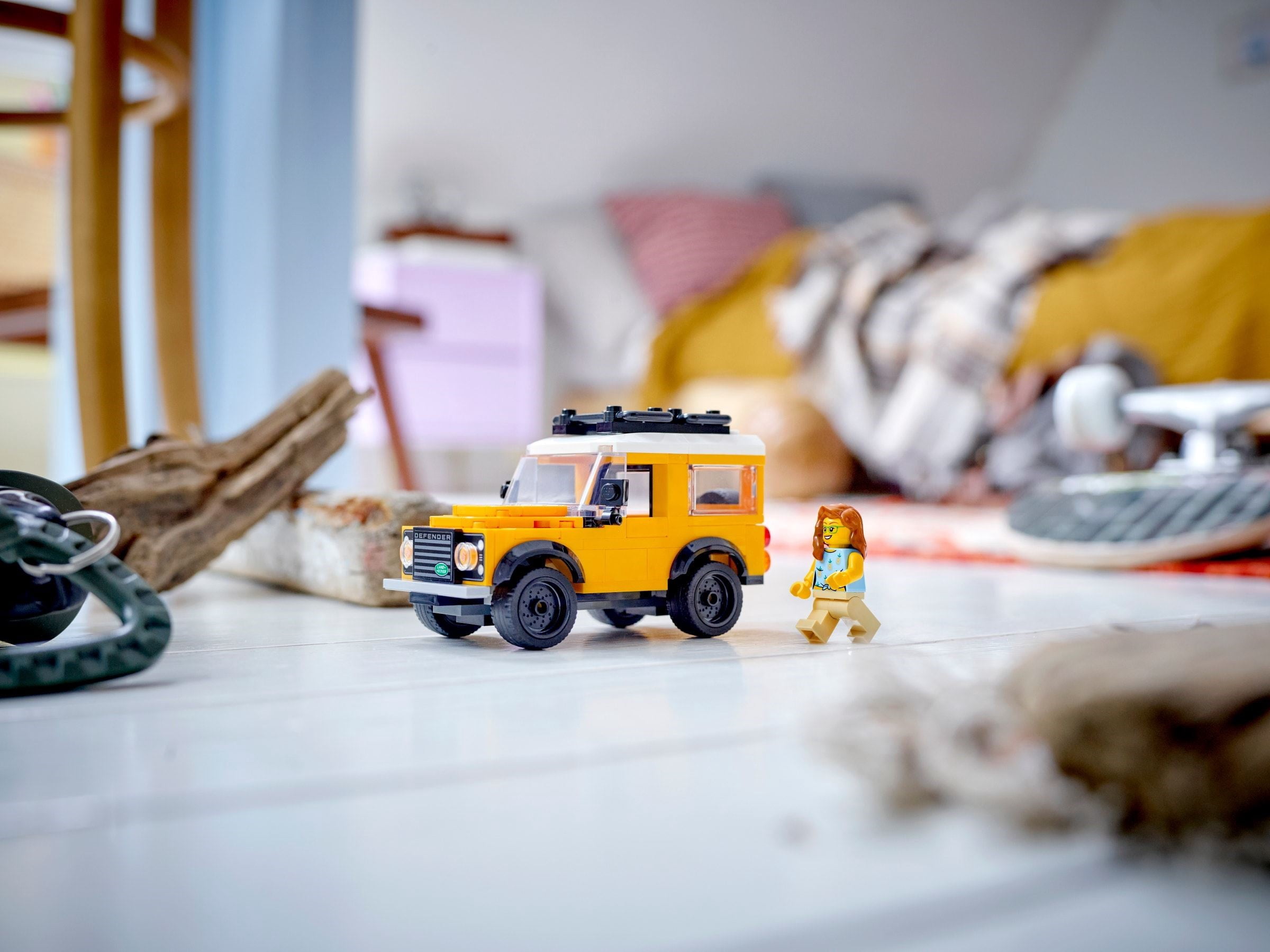 LEGO Land Rover Classic Defender Building Set – Licensed Off-Road Vehicle Model, Collectible Display Car, Gift for Adult LEGO & Land Rover Fans - 40650