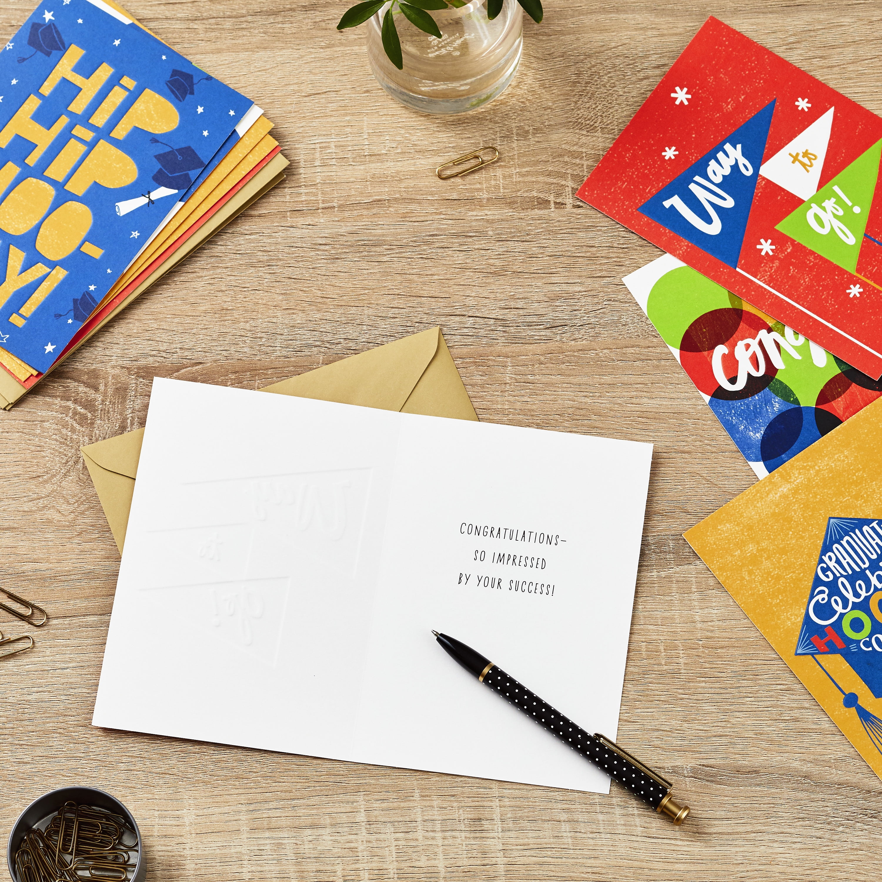 Hallmark Abschlusskarten Set – 40 Karten Mit Umschlägen, 'Congrats Grad!' In Schwarz, Weiß & Gold
