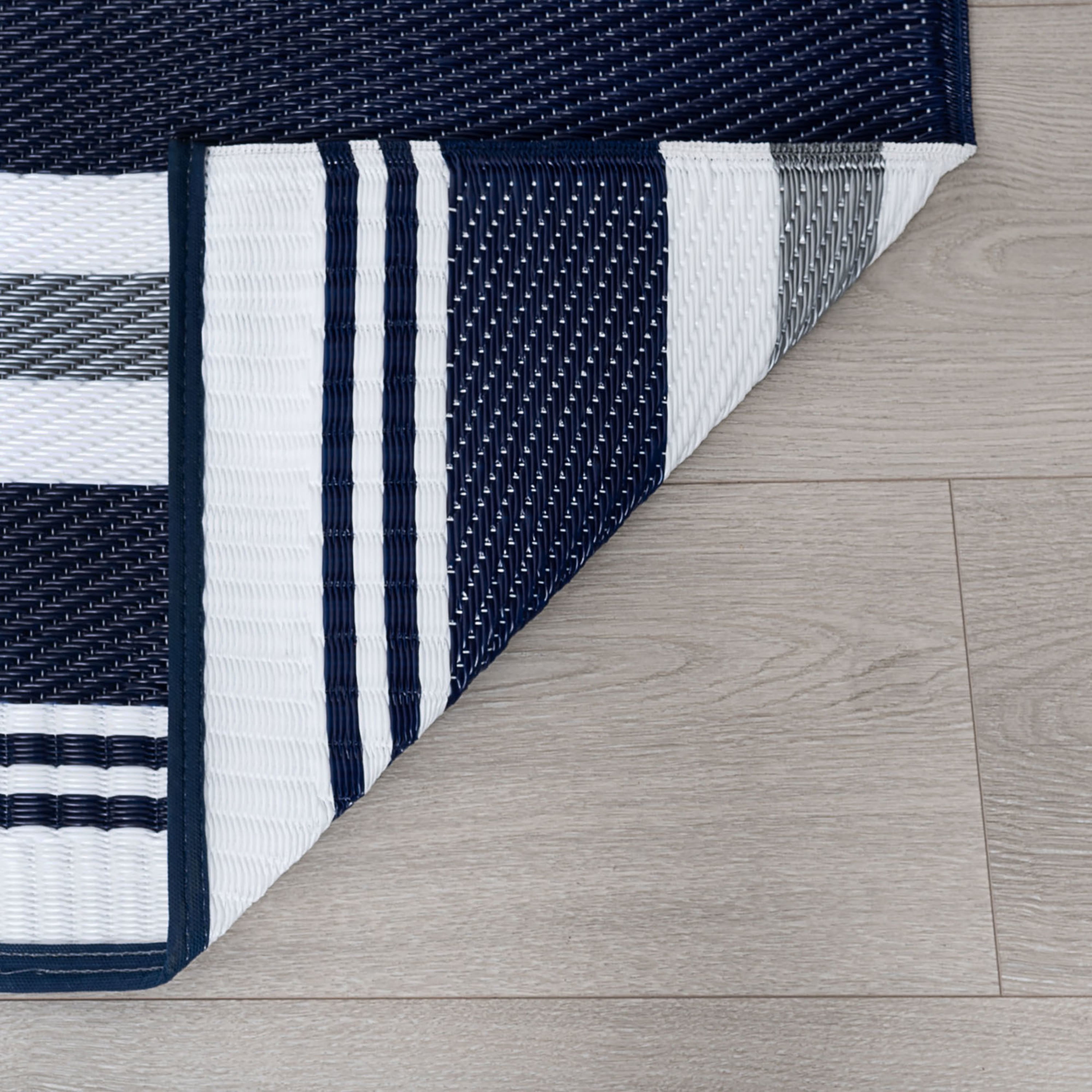 5x7 Reversible Navy and White Polypropylene Outdoor Stripe Area Rug