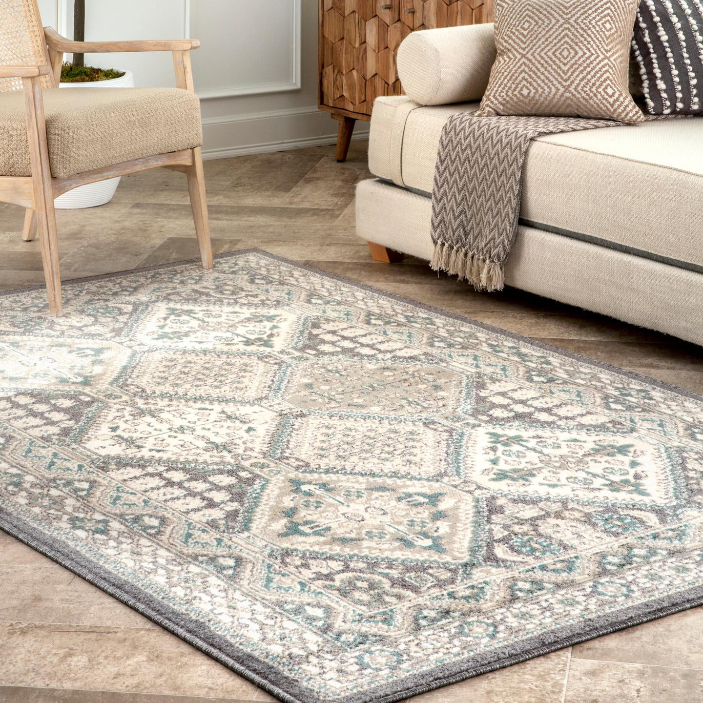 nuLOOM Traditional Vintage Mikayla Classic Floral Area Rug in in Gray 