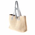 thumbnail image 1 of Bolso grande de paja de PU para playa y más, bolso de hombro ajustable con detalle de borlas, estilo veraniego, 1 of 8