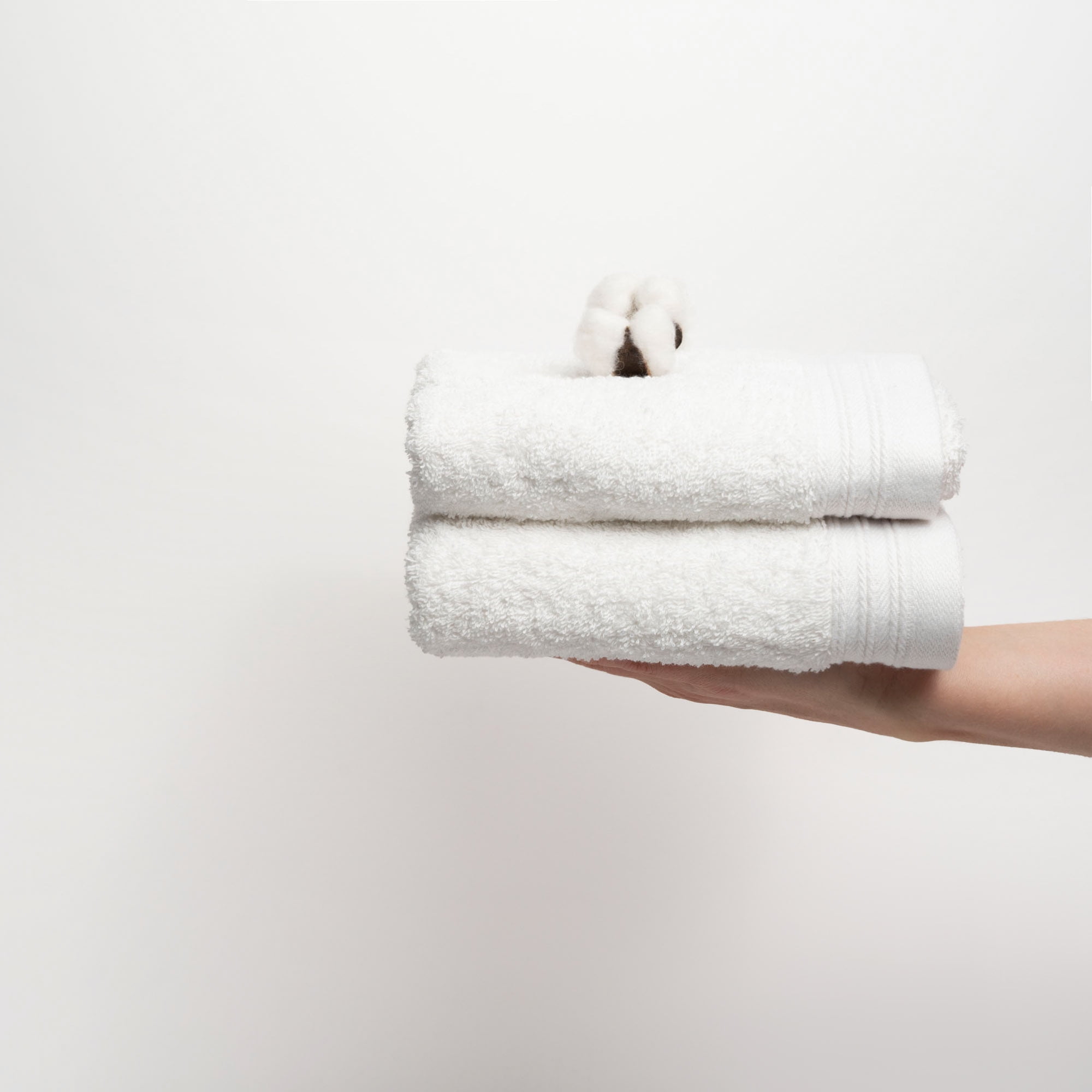 Premium 8 Pieces Towel Set including 2 Bath Towels 30" x 56", 2 Hand Towels 18" x 30" and 4 Washcloths 13" x 13" - Color: Black & White | 100% Cotton |Machine Washable high Absorbency