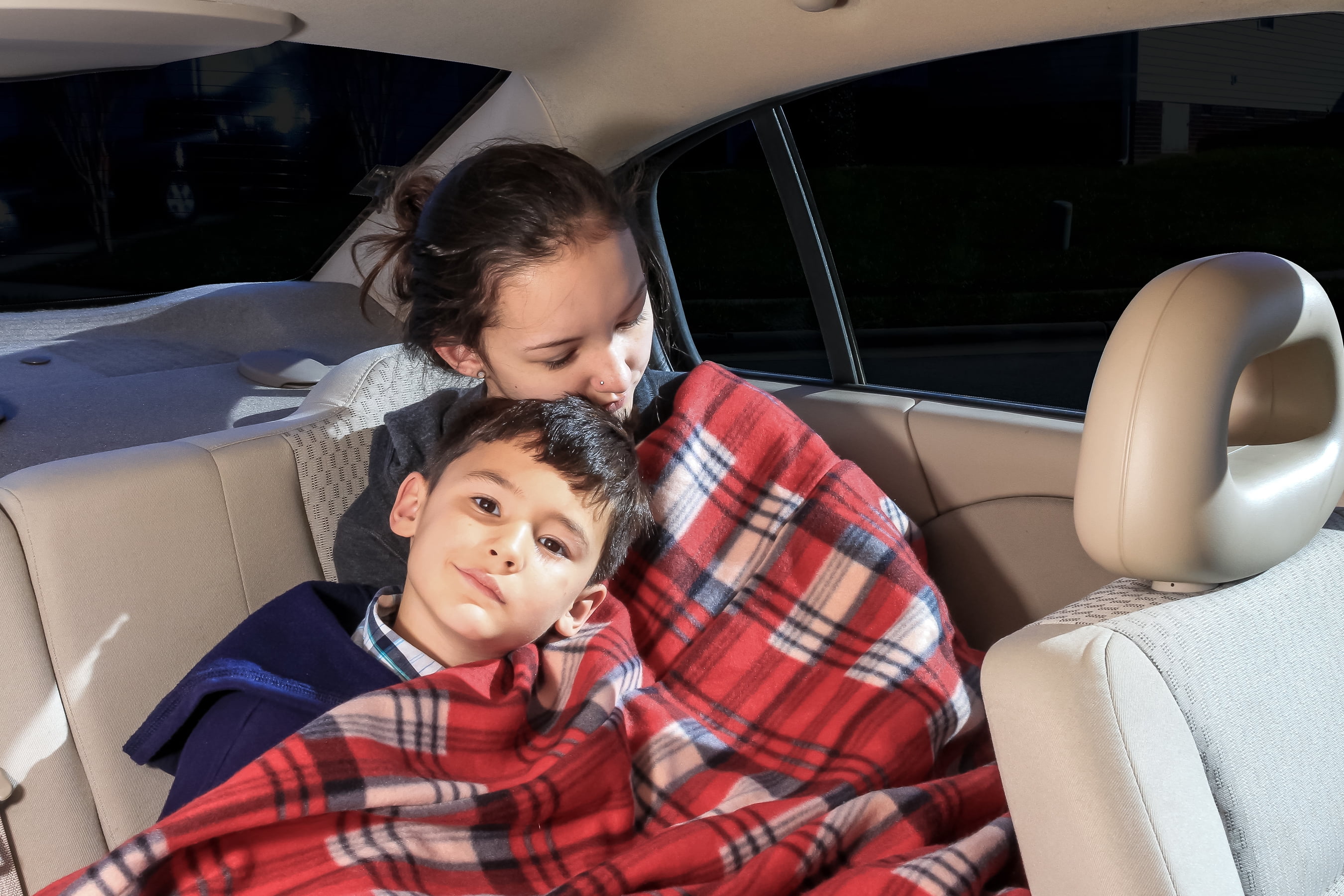 Camco Heated Blanket for Camping and Traveling, 100% Polar Fleece, Red/Black Plaid (42804)