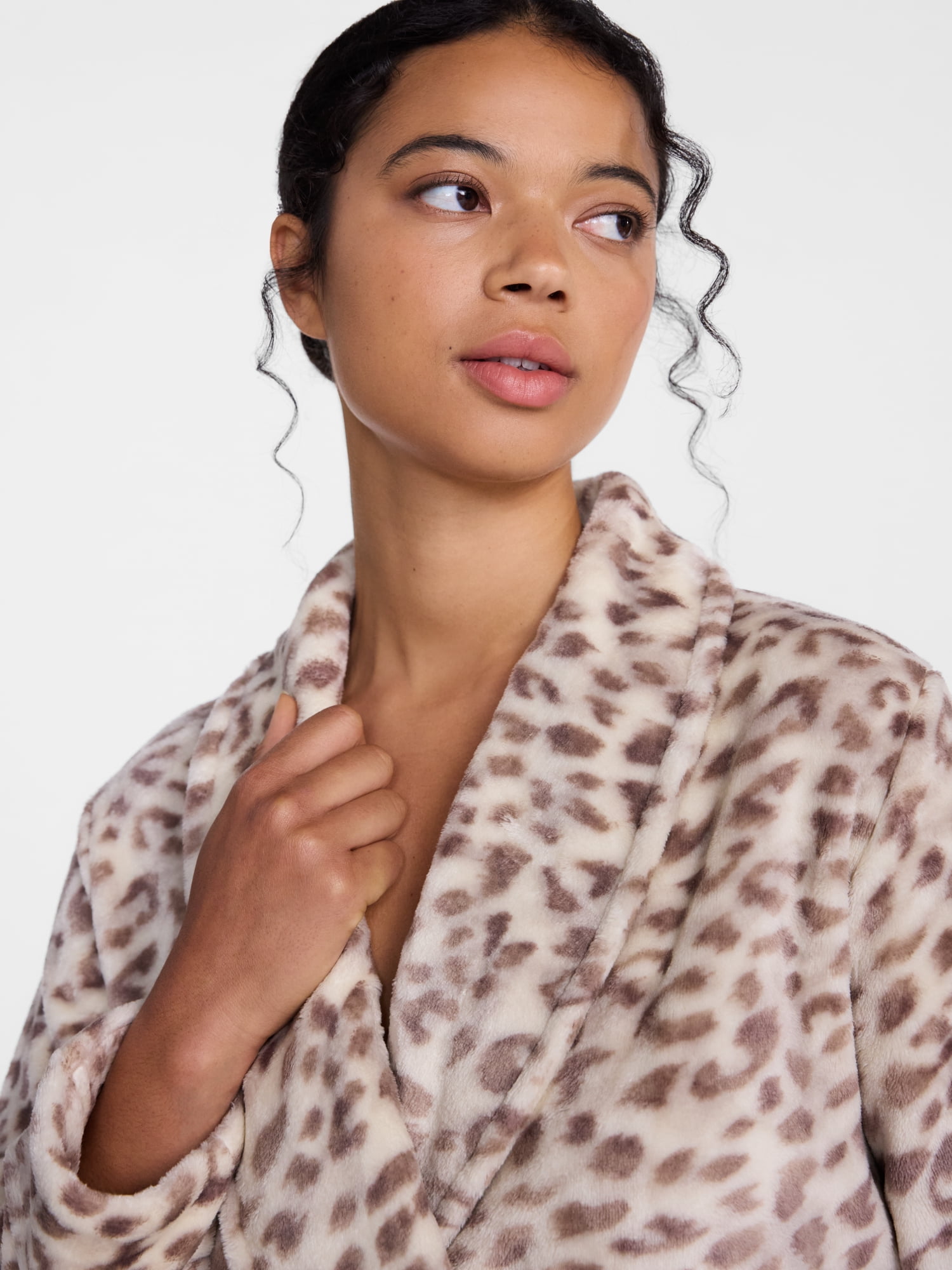 Joyspun Women's Plush Robe, Sizes S to 3X