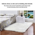 thumbnail image 3 of Alfombra de felpa suave para silla, funda de sofá, alfombra de piso esponjosa artificial para dormitorio, sala de estar para niños, color blanco Yuarrent LF000013-01B, 3 of 7
