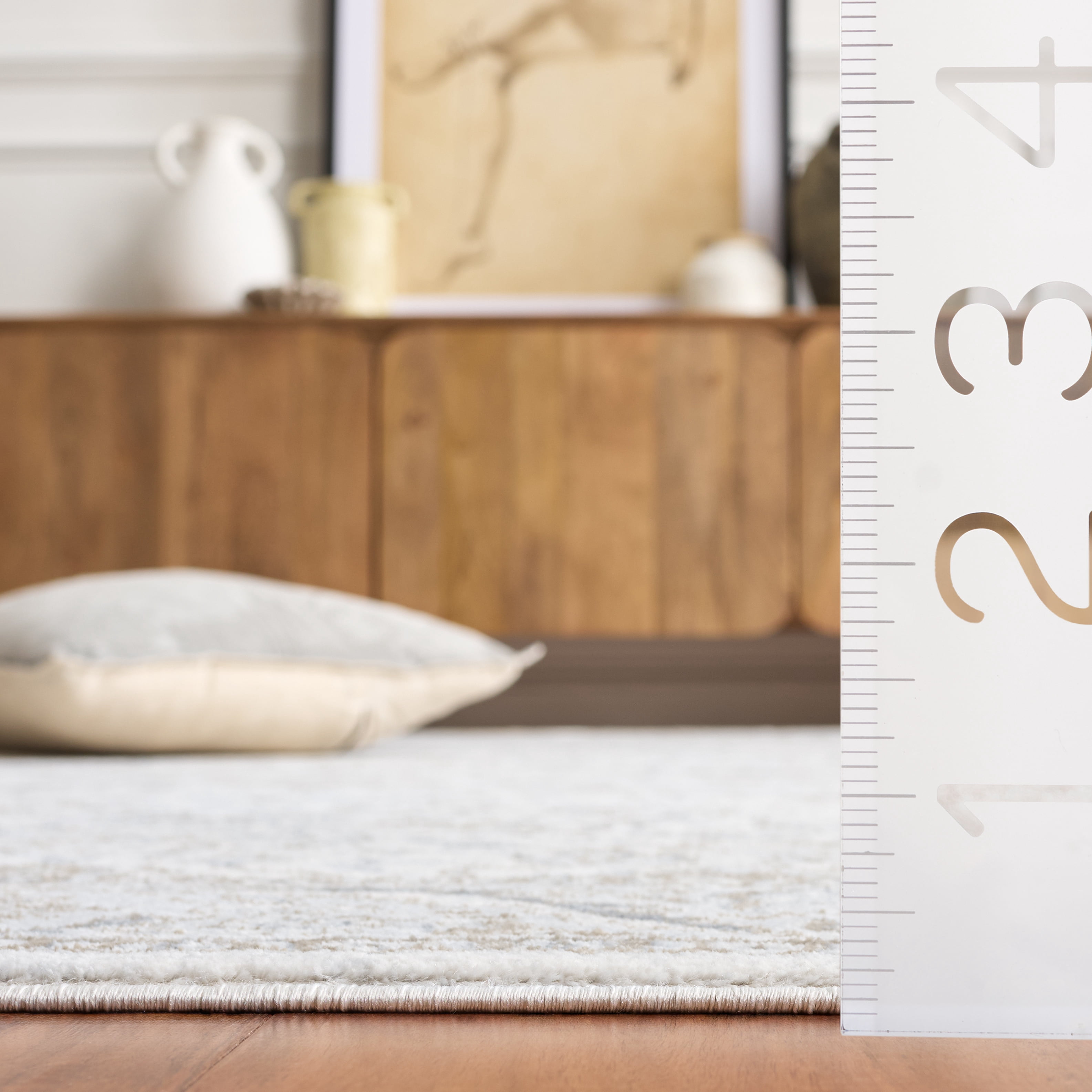 Safavieh Isabella Kuzman Oriental Area Rug, Cream/Beige, 6' x 8'