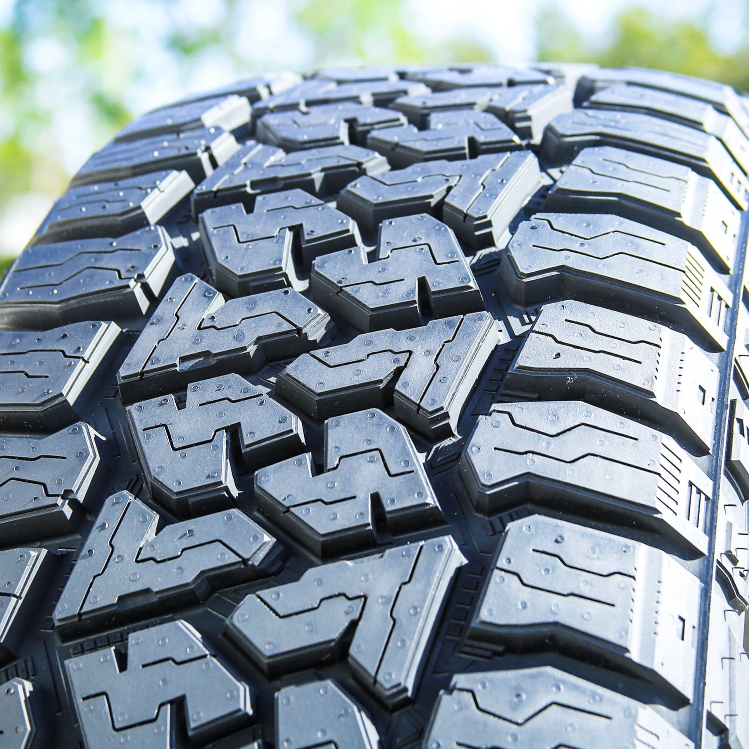 Atlas Priva R/T 275/60R20 116T Light Truck & SUV Tire