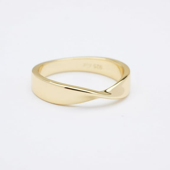 Emma Twisted Gold Ring
