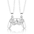 thumbnail image 1 of Collar con mando de juego magnético para pareja. Colgante a juego con el mango de la consola para mejores amigos, regalos de amistad y San Valentín. Joyería para él y para ella., 1 of 2