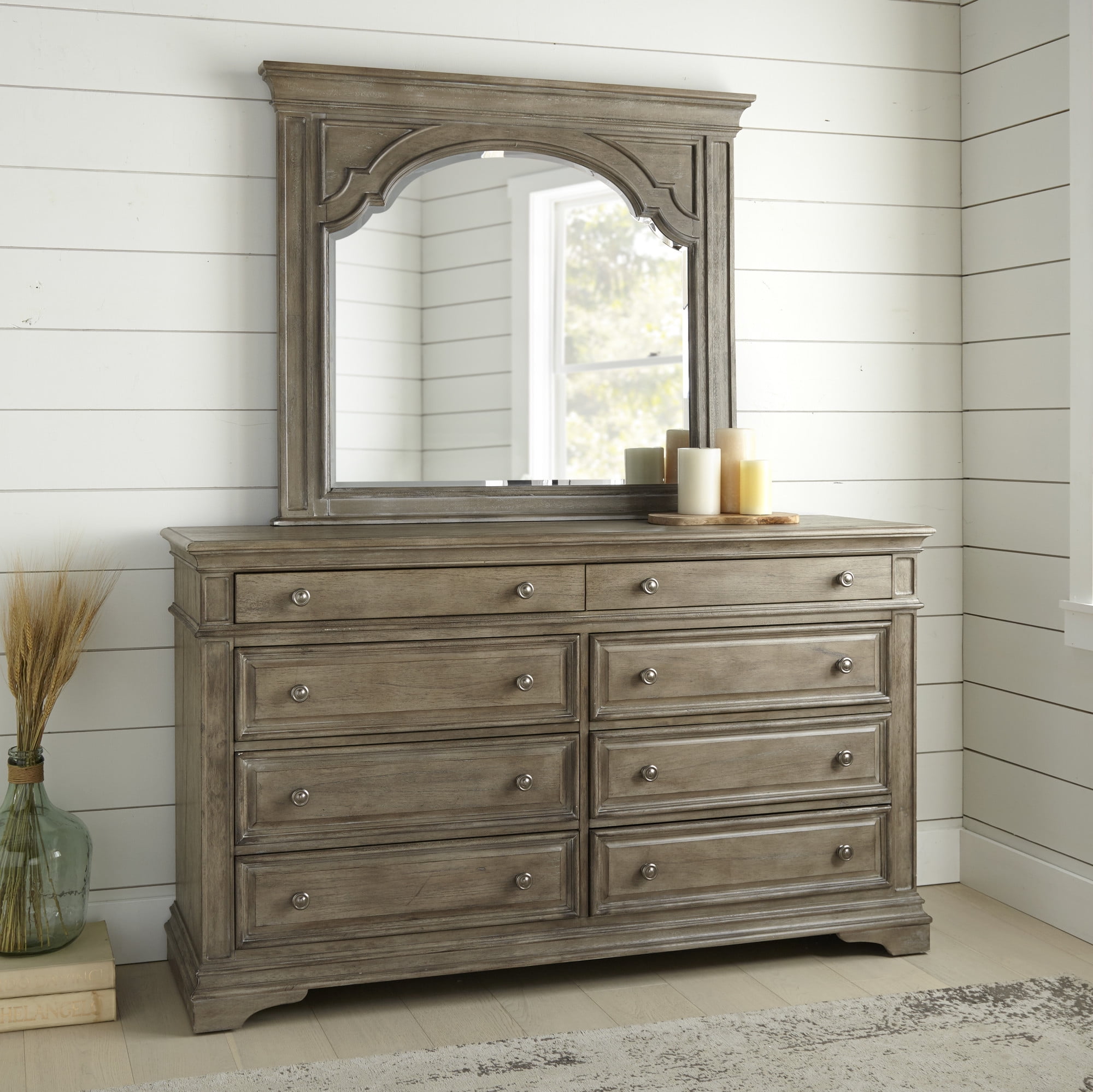 Steve Silver Highland Park Rustic Horizontal Dresser with 8 Drawers, Driftwood