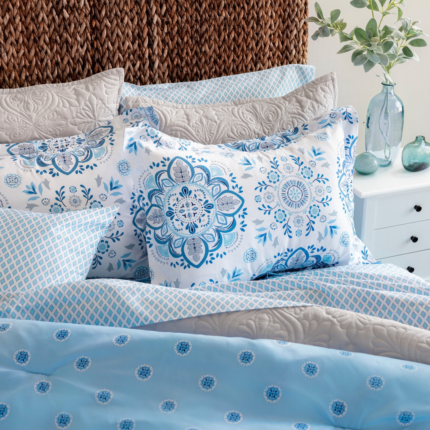 Martha Stewart Everyday 3 Piece Comforter Set - King, Folk Medallion