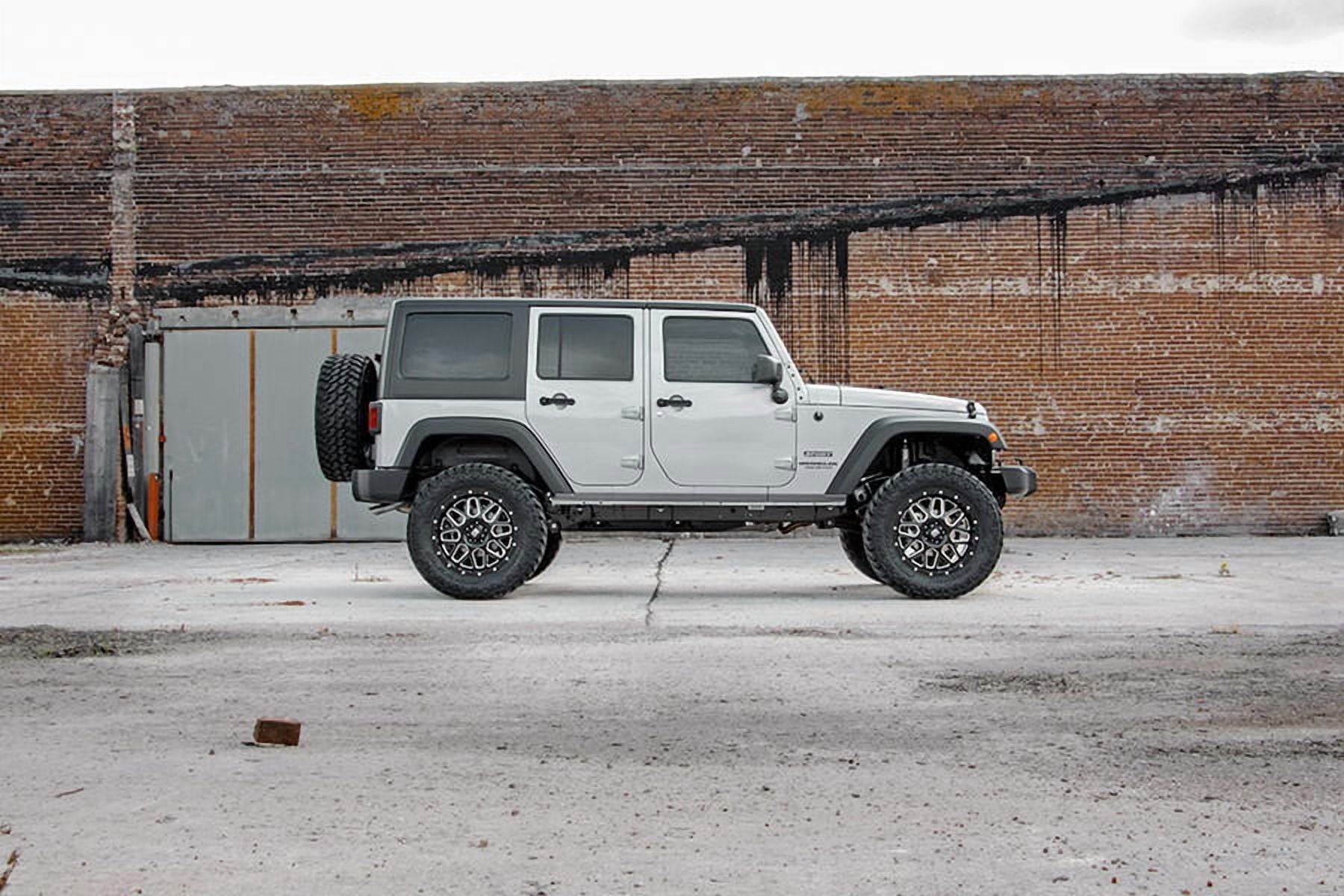Rough Country 4" Lift Kit for 2007-2018 Jeep Wrangler JK Unlimited - 68140
