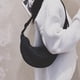 thumbnail image 4 of Bolsos cruzados, bolsos de nailon con bandolera de moda, bolsos con forma de media luna y bolsos tipo bolsita (negro, verde, blanco, naranja), 4 of 5