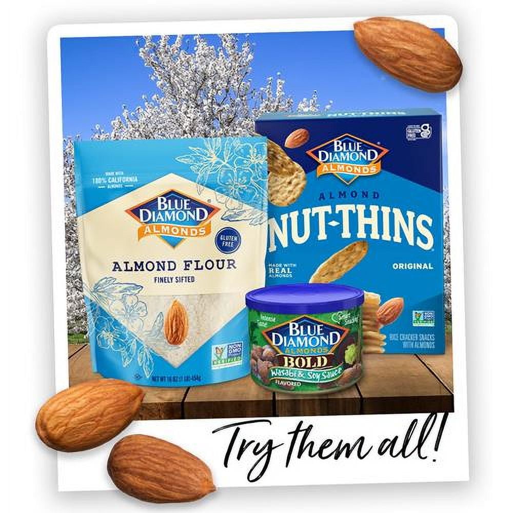Blue Diamond Almonds Whole Natural Raw Snack Nuts, 100 Calorie Travel Bags, 32 Count - Pack of 2