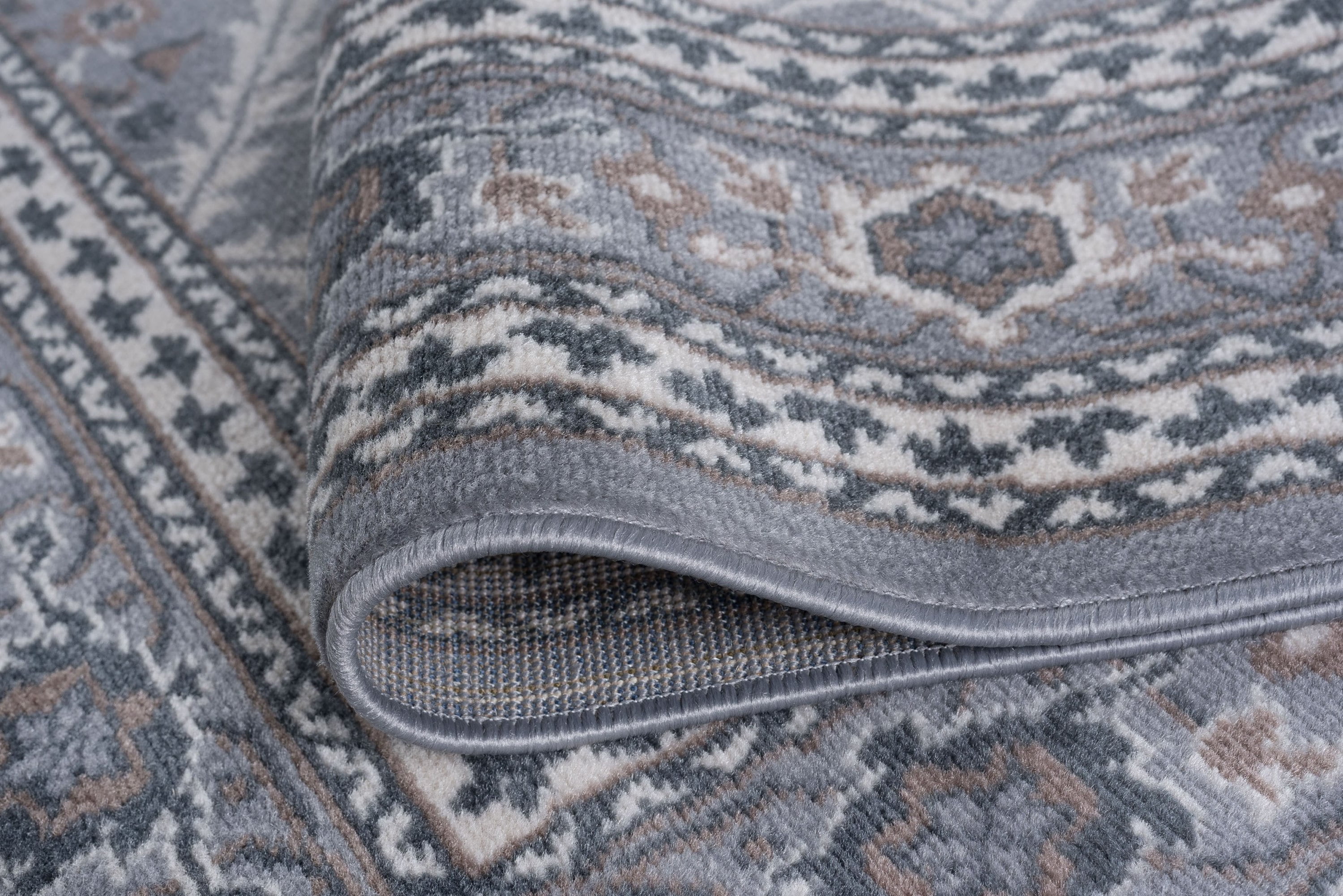 Madison Traditional 9' x 12' Gray and Cream Polypropylene Indoor Area Rug