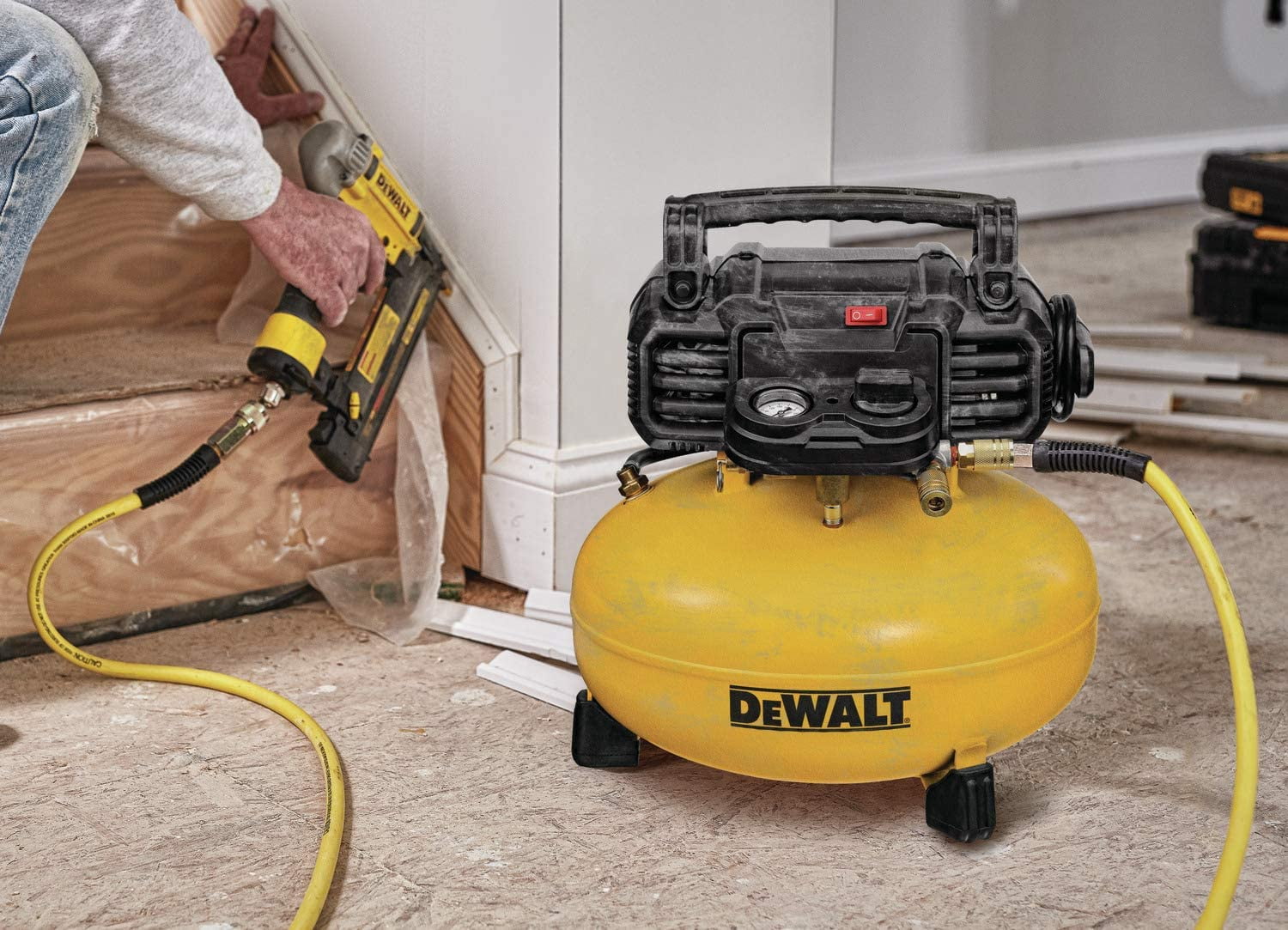 DEWALT Pancake Air Compressor 6 Gallon 165 PSI DWFP55126