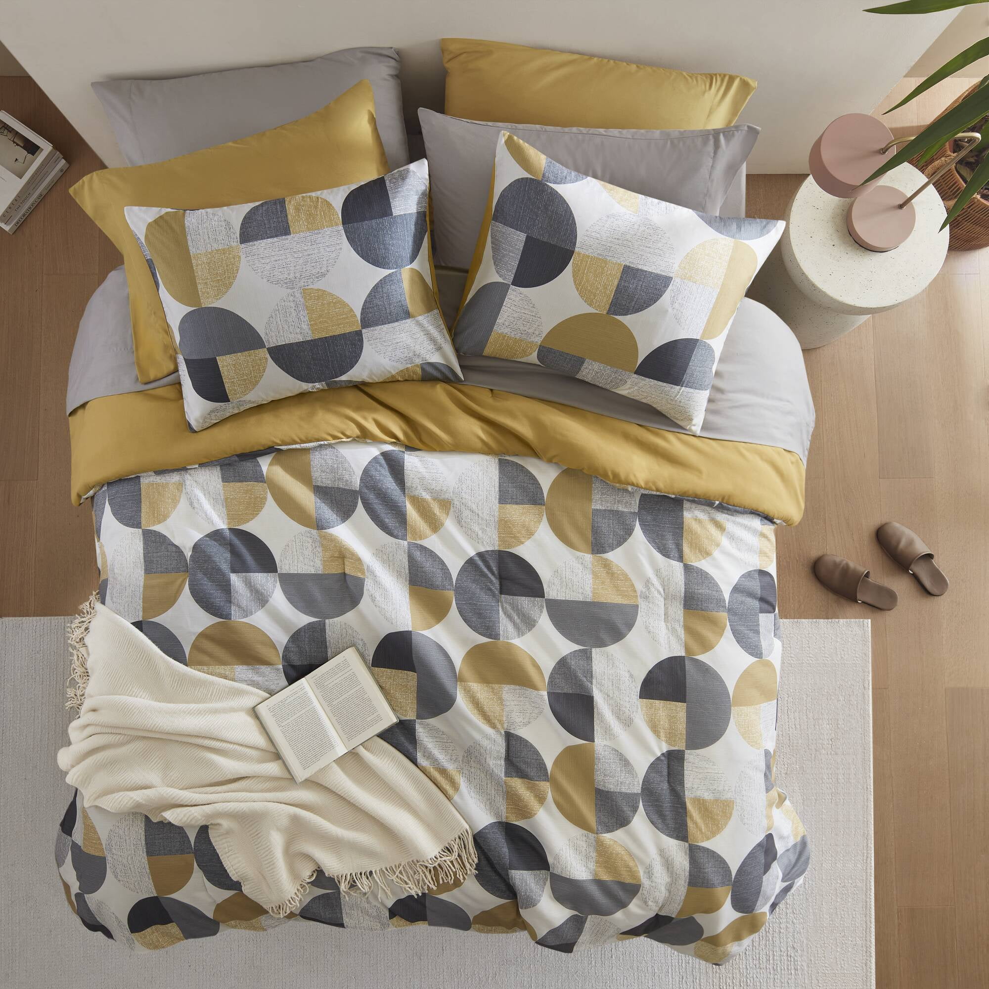Regency Heights Queen Size Comforter Set, 9-Piece Bed in a Bag Queen, Round Geometric Print Bedding Comforter Set with Sheets, Yellow