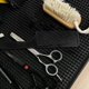 thumbnail image 3 of Juego de 2 peines curvos de peluquero, peine curvo de peluquero con parte superior plana, peine ergonómico para cortes de pelo y peinado para salón en casa., 3 of 6