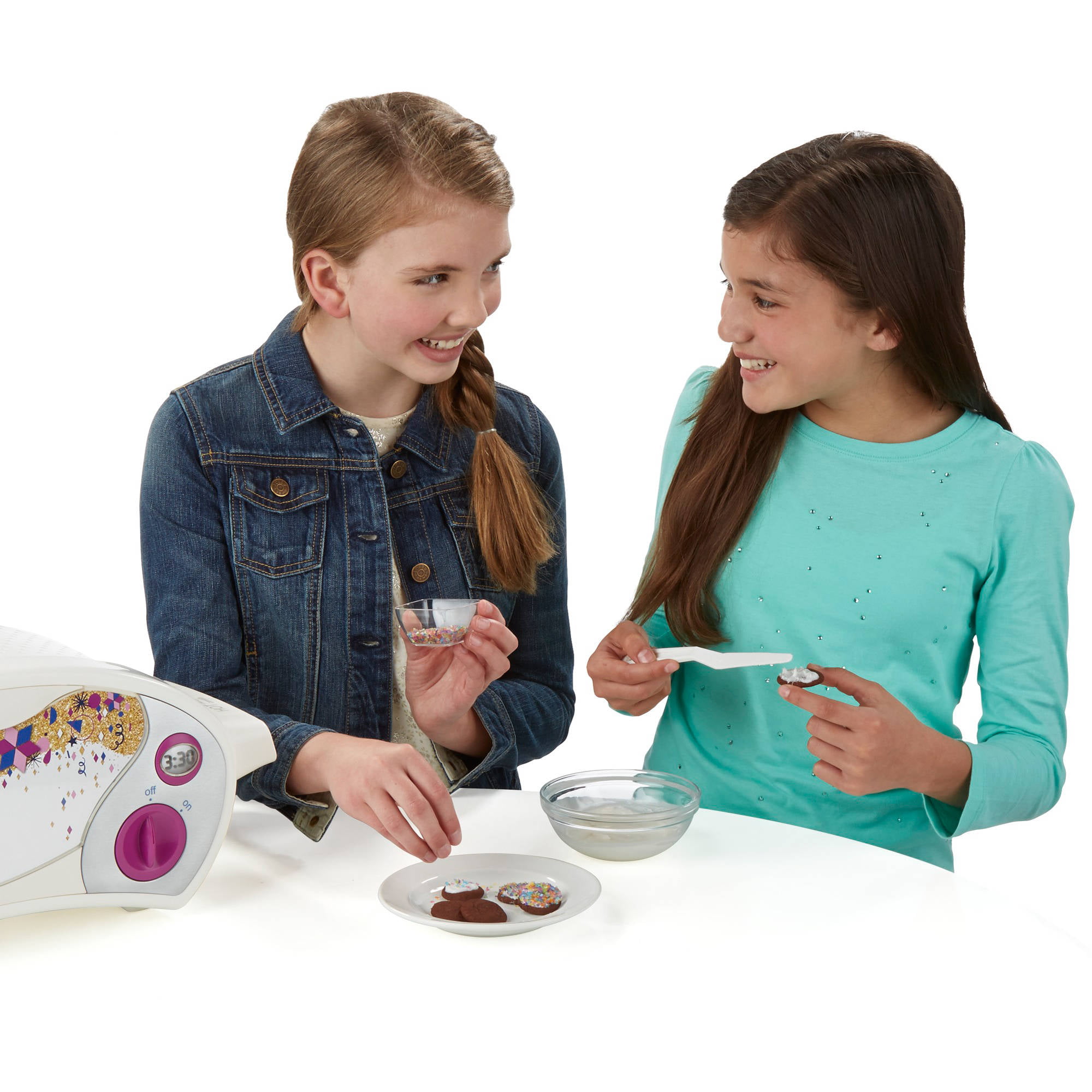  Easy Bake Ultimate Oven, Baking Star Super Treat Edition with 3  Mixes. For ages 8 and up. : Toys & Games