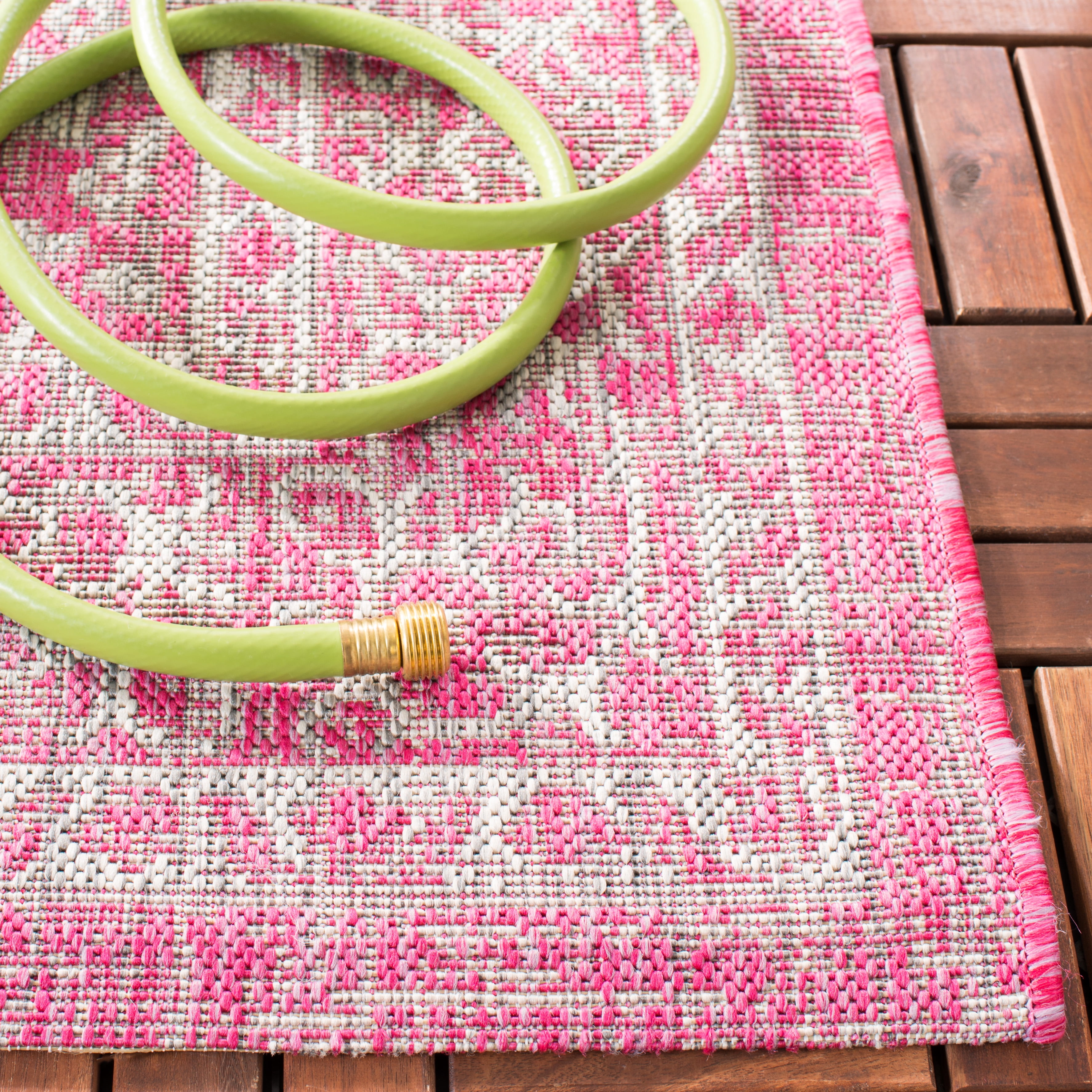 SAFAVIEH Courtyard Avi Medallion Indoor/Outdoor Runner Rug, Light Grey/Fuchsia, 2'3" x 10'